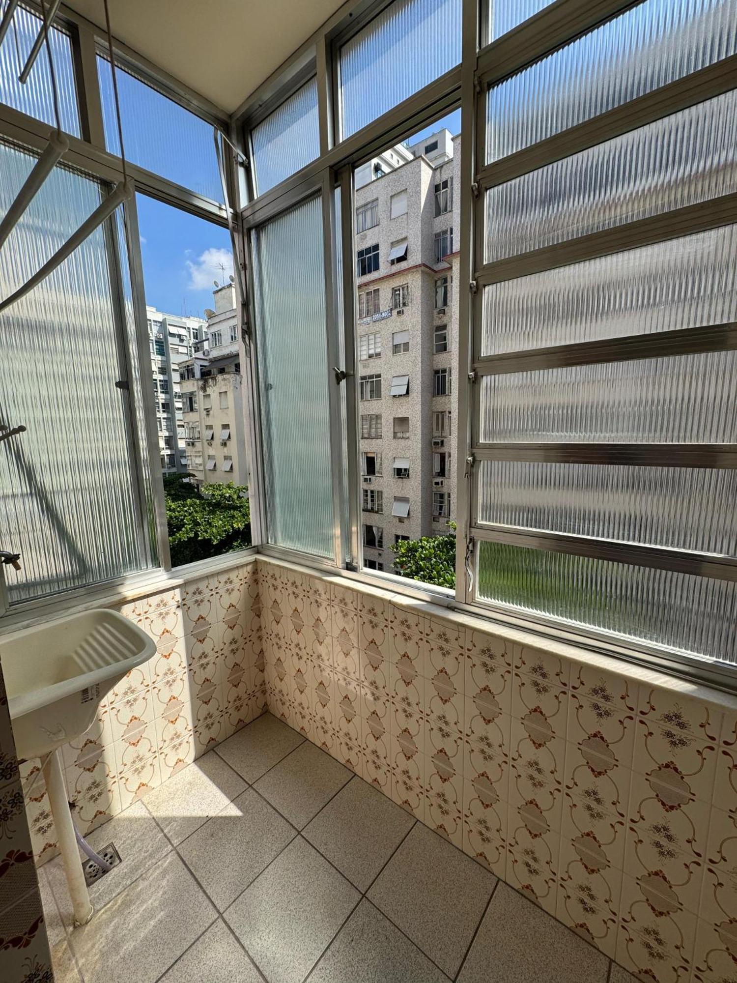 Proximo Ao Copacabana Palace Posto 3 Cm29-701